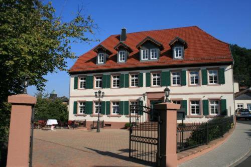 Hotel Restaurant Oelmuehle Ландштуль Екстер'єр фото